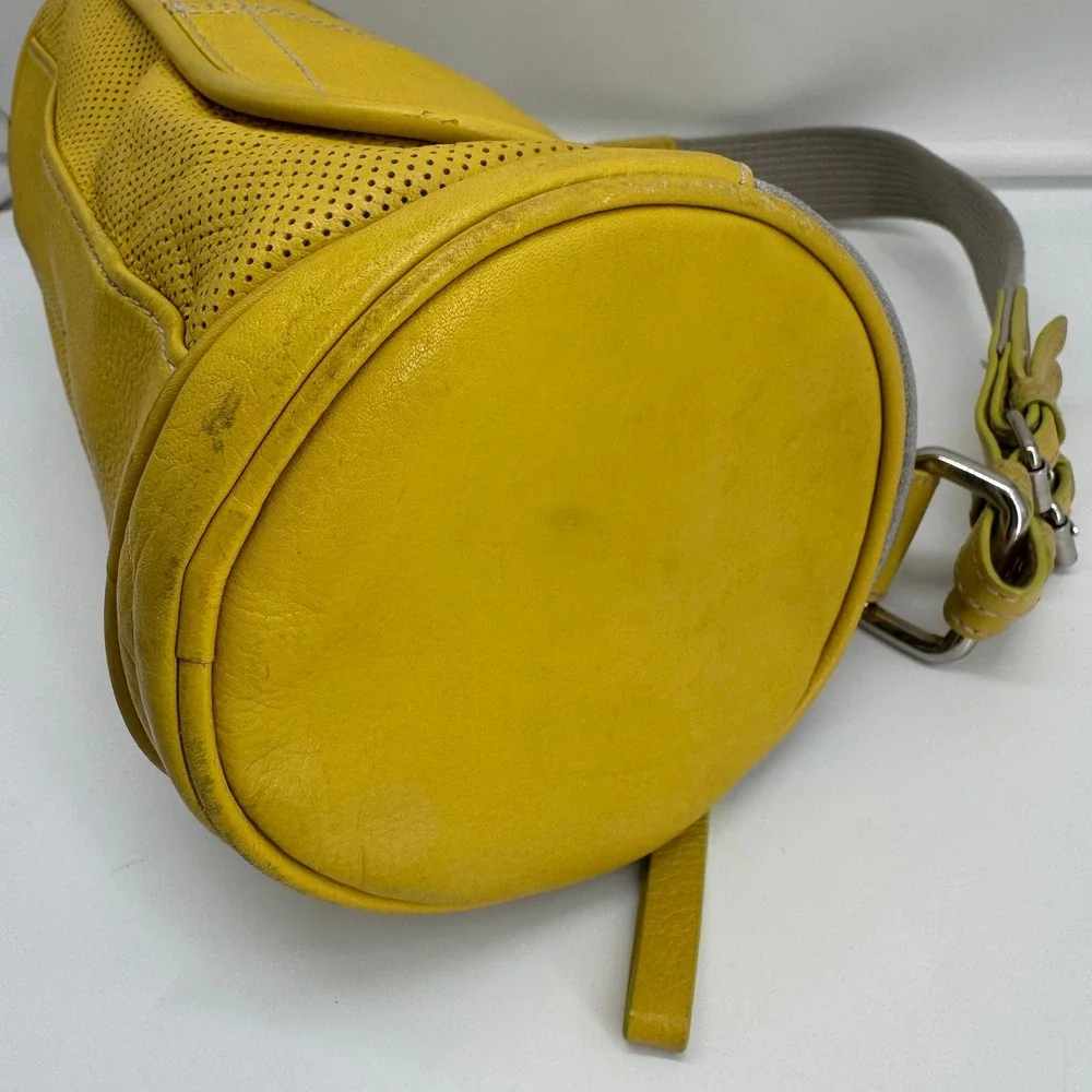 Vintage Kenneth Cole Reaction Mustard Yellow Leather Barrel Shoulder Bag Purse
